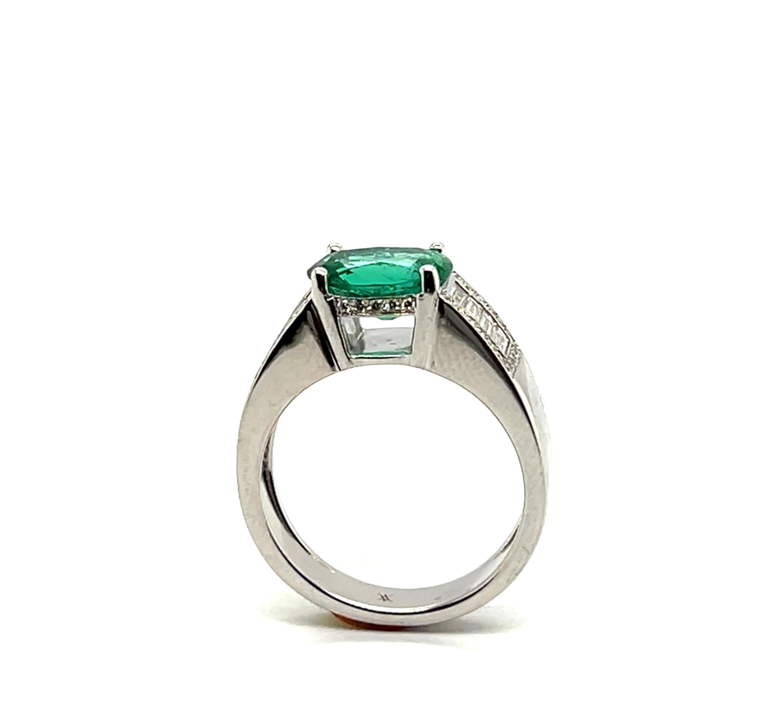 Ring Emerald 1, 61 Carats Diamonds White Gold 18 Carats For Sale 1