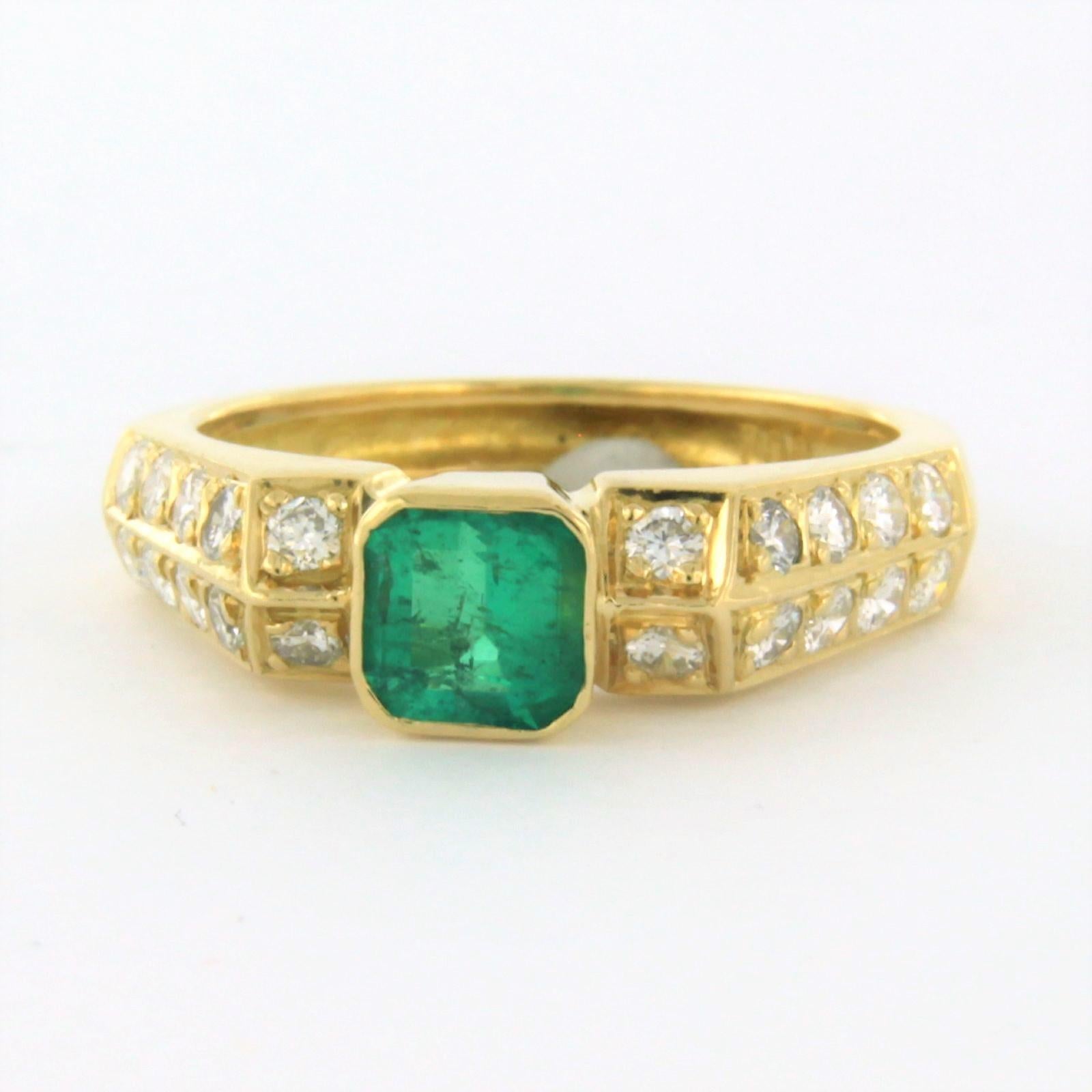 Brilliant Cut Ring Emerald and Diamond uo to 0.40ct 18k yellow gold For Sale