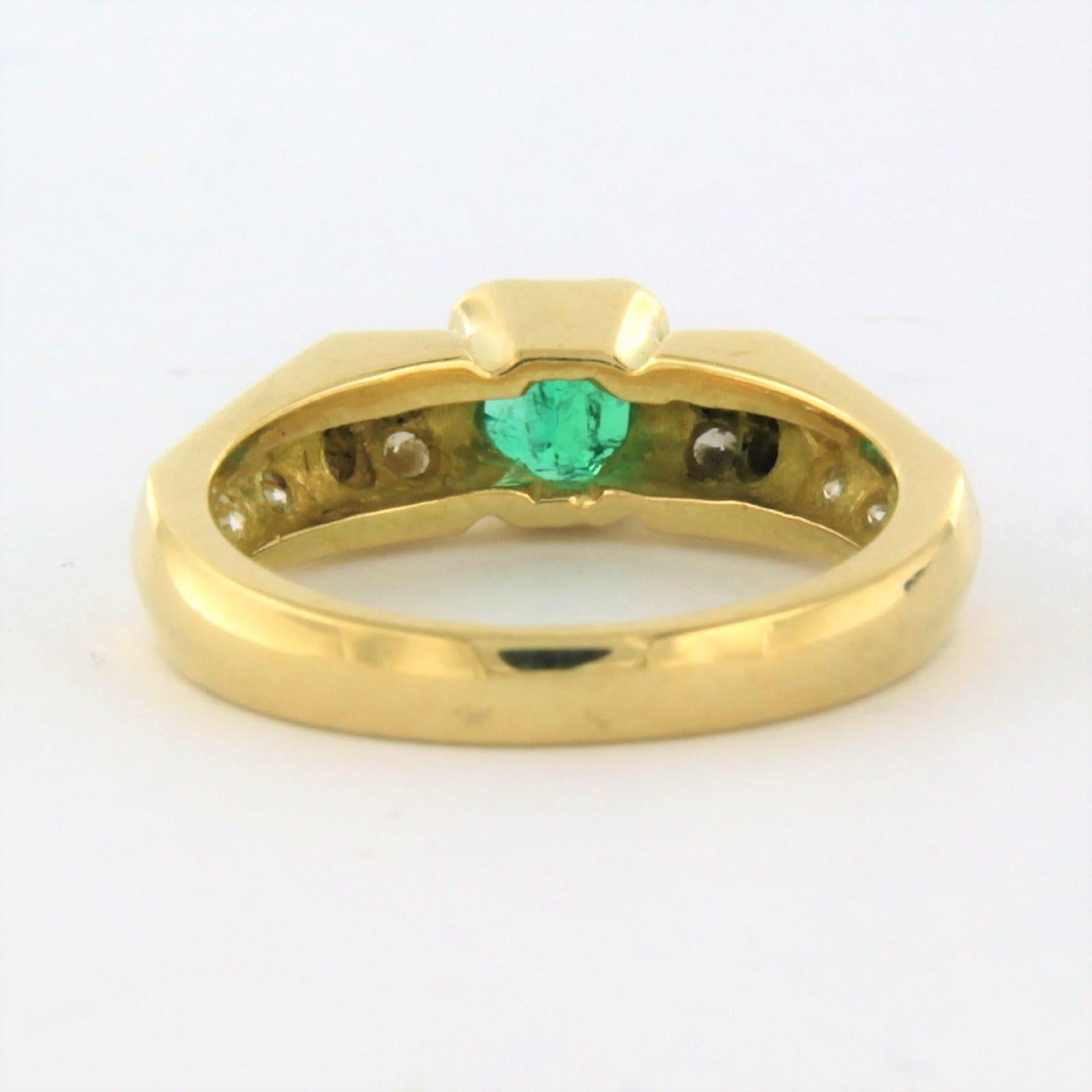 Women's Ring Emerald and Diamond uo to 0.40ct 18k yellow gold For Sale