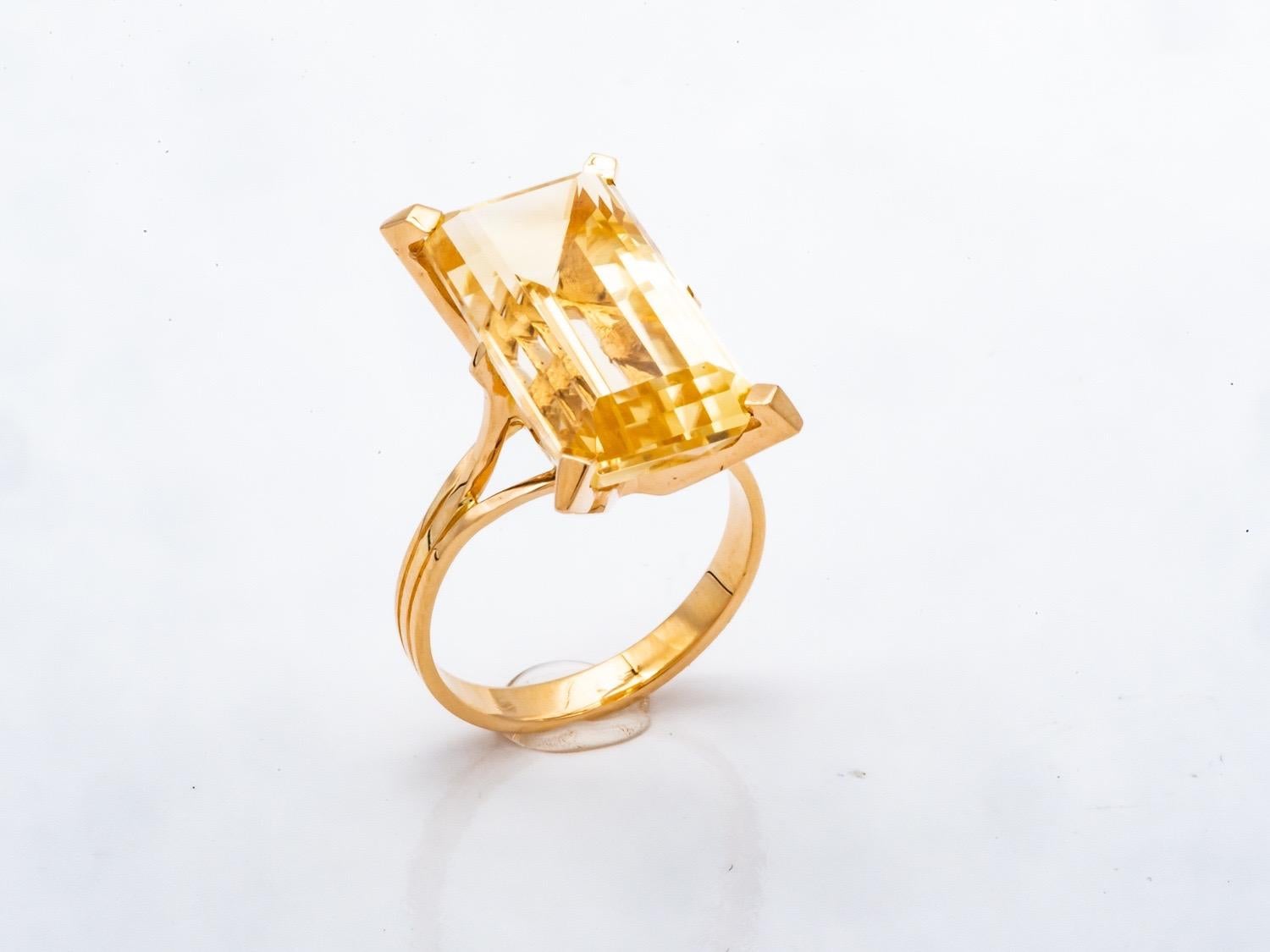 Artisan Ring Emerald Citrine Gold 18 Karat For Sale