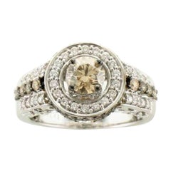 Anillo con diamantes de nuez confitada, chocolate y vainilla engastados en oro de 14k