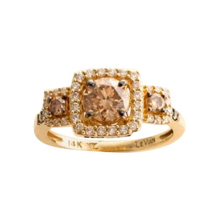 Anello con diamanti cioccolato e diamanti vaniglia incastonati in oro miele 14K