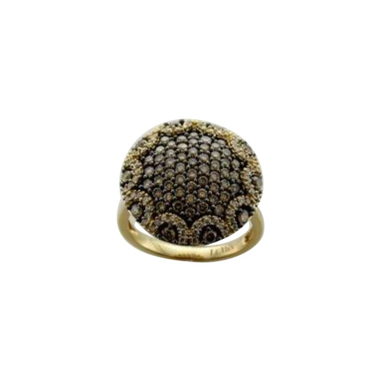 Anello con diamanti cioccolato e diamanti vaniglia incastonati in oro miele 14K in vendita