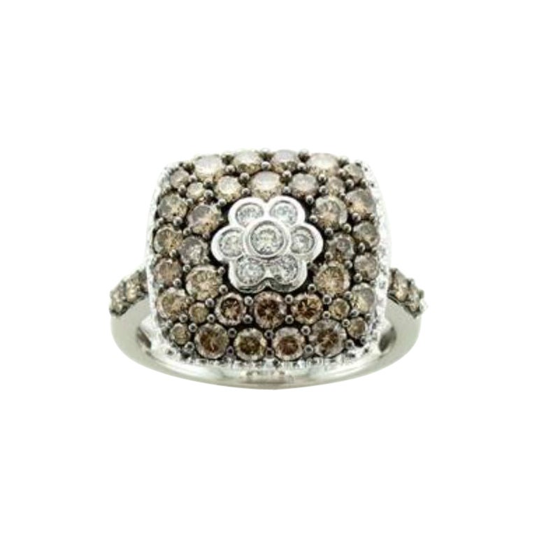 Anello con diamanti al cioccolato e alla vaniglia incastonati in oro vanigliato 14K