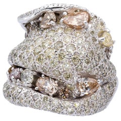 Ring from d'Avossa Masterpiece Rings Collection with Fancy Natural Diamonds