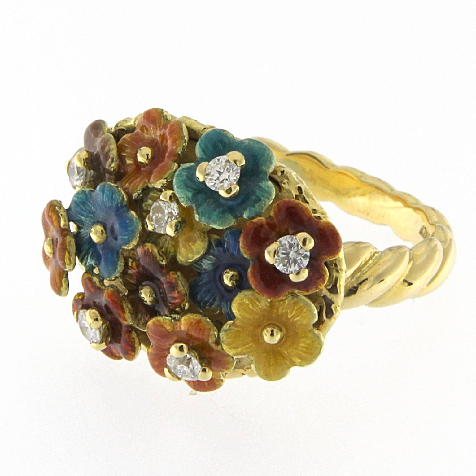 Ring Dreem  Collection in 18 kt  yellow gold white diamonds
The mastery of enamel by fire certainly finds its maximum expression in objects like this

the total weight of the gold of the ring is  gr 14.80
the total weight of the white diamonds is ct