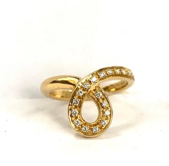 Essence Collection Yellow Gold Ring with White Diamonds