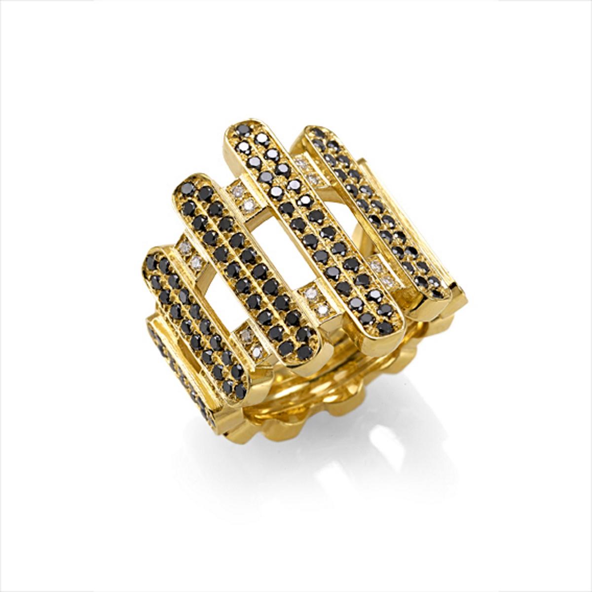 Taille brillant Bague de la collection « Moonlight » en or jaune 18 carats et diamants en vente