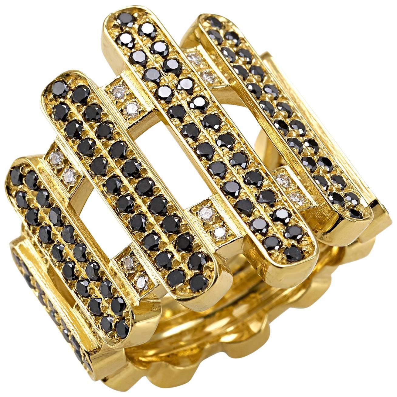 Anello della collezione "Moonlight" in oro giallo 18 carati e diamanti