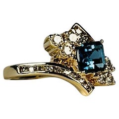 Vintage Ring gold with 0.46 carat brilliant cut diamonds and blue spinel of 1.28 carat