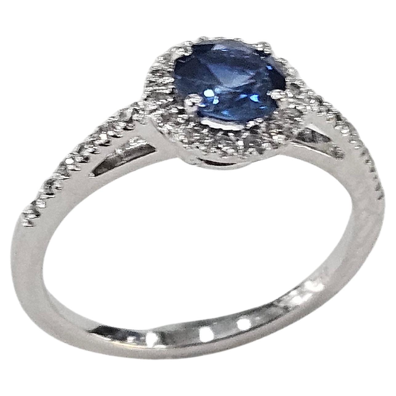 Taglio rotondo Anello Halo Zaffiro rotondo 0,80 carati e diamante naturale Oro bianco 18 carati in vendita