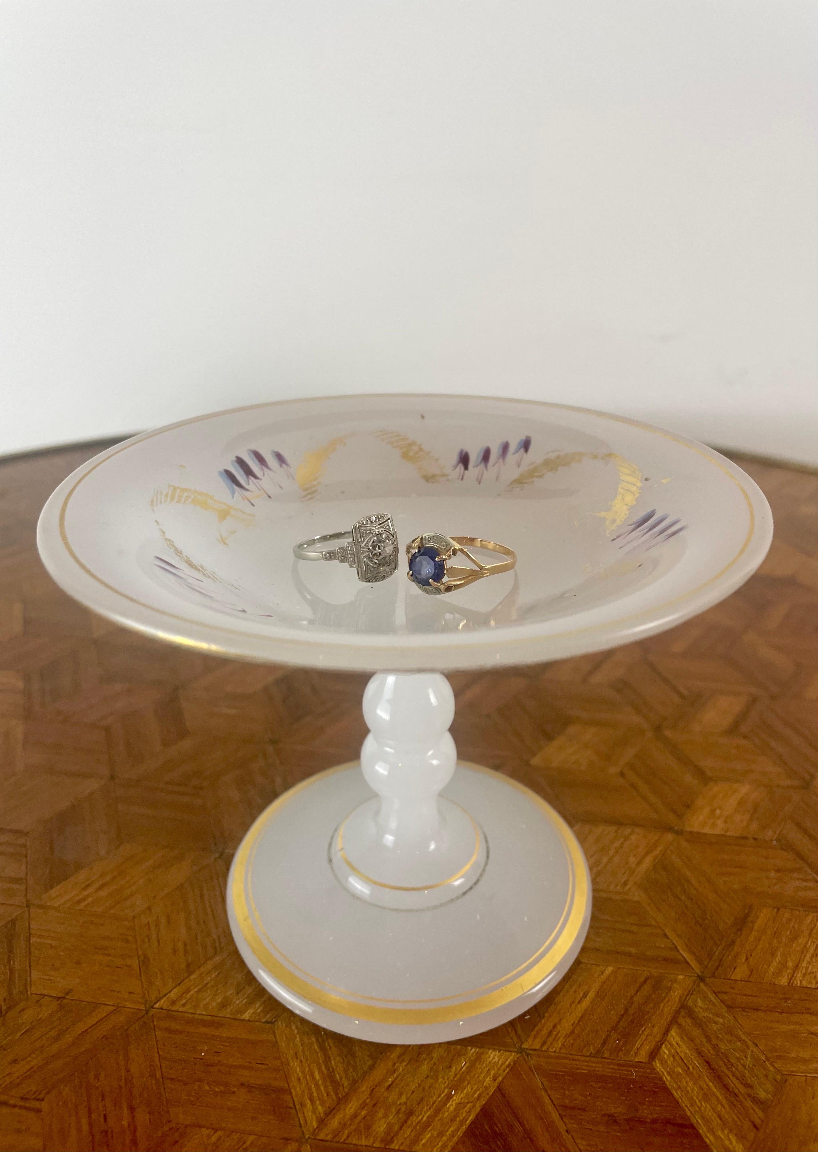 19th century Opaline Ring Holder / Jewelry Dish For Sale 1