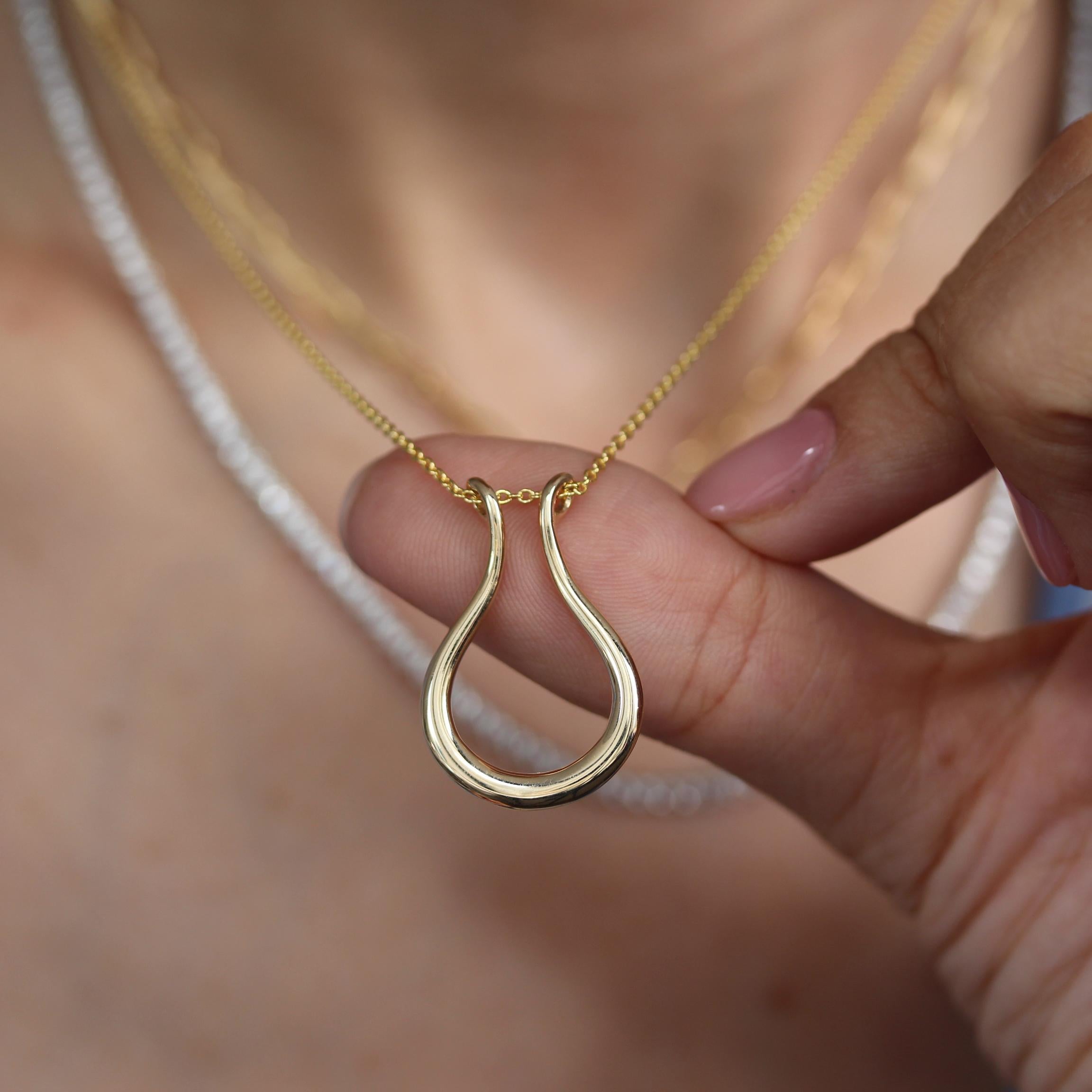 Ring Holder Necklace. 14K solid Gold Pendant Necklace

D E T A I L S :
♥ Gold: 14K solid gold. Yellow, White, and Rose gold.
♥ Chain length: 42cm.

Please select your gold color in the drop-down menu.

Shanie,
* Original design & handmade by Silly