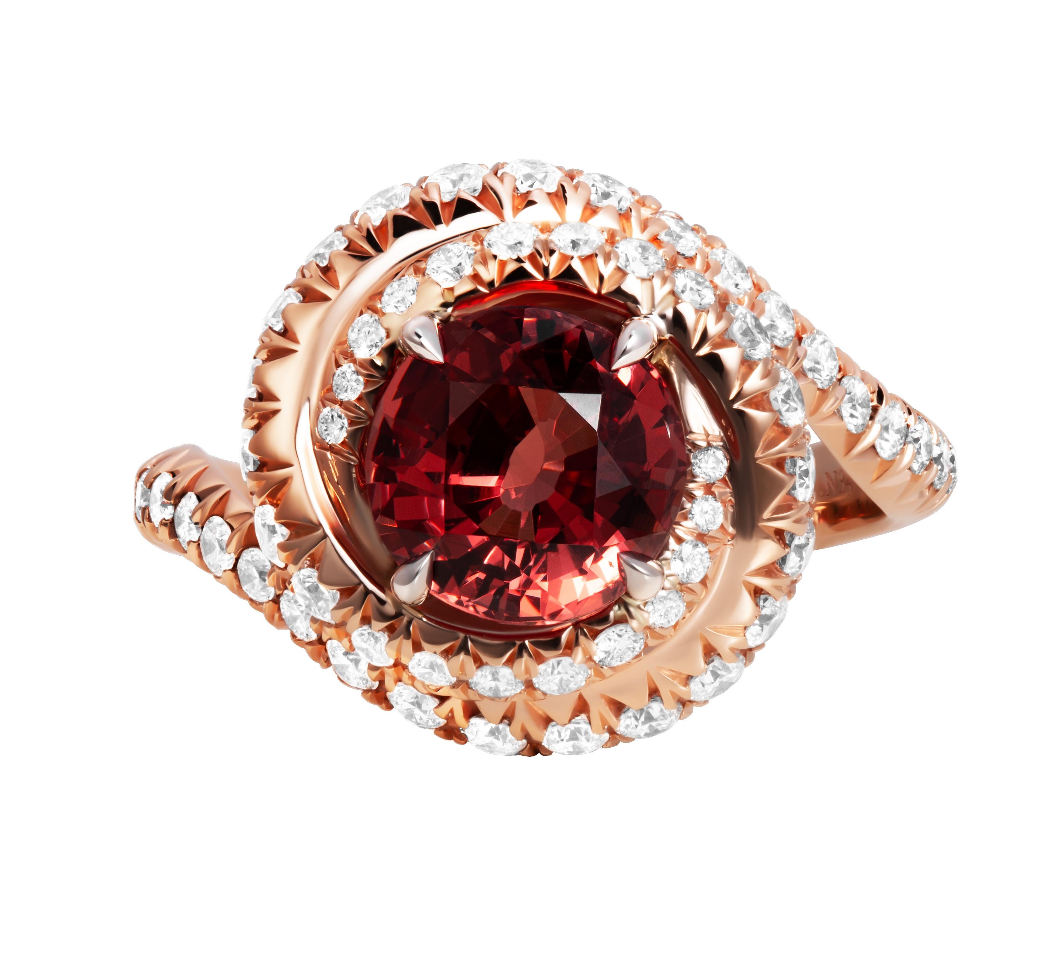 Round Cut Ring in 14K Rose Gold with 2.10ct Peach Spinel For Sale
