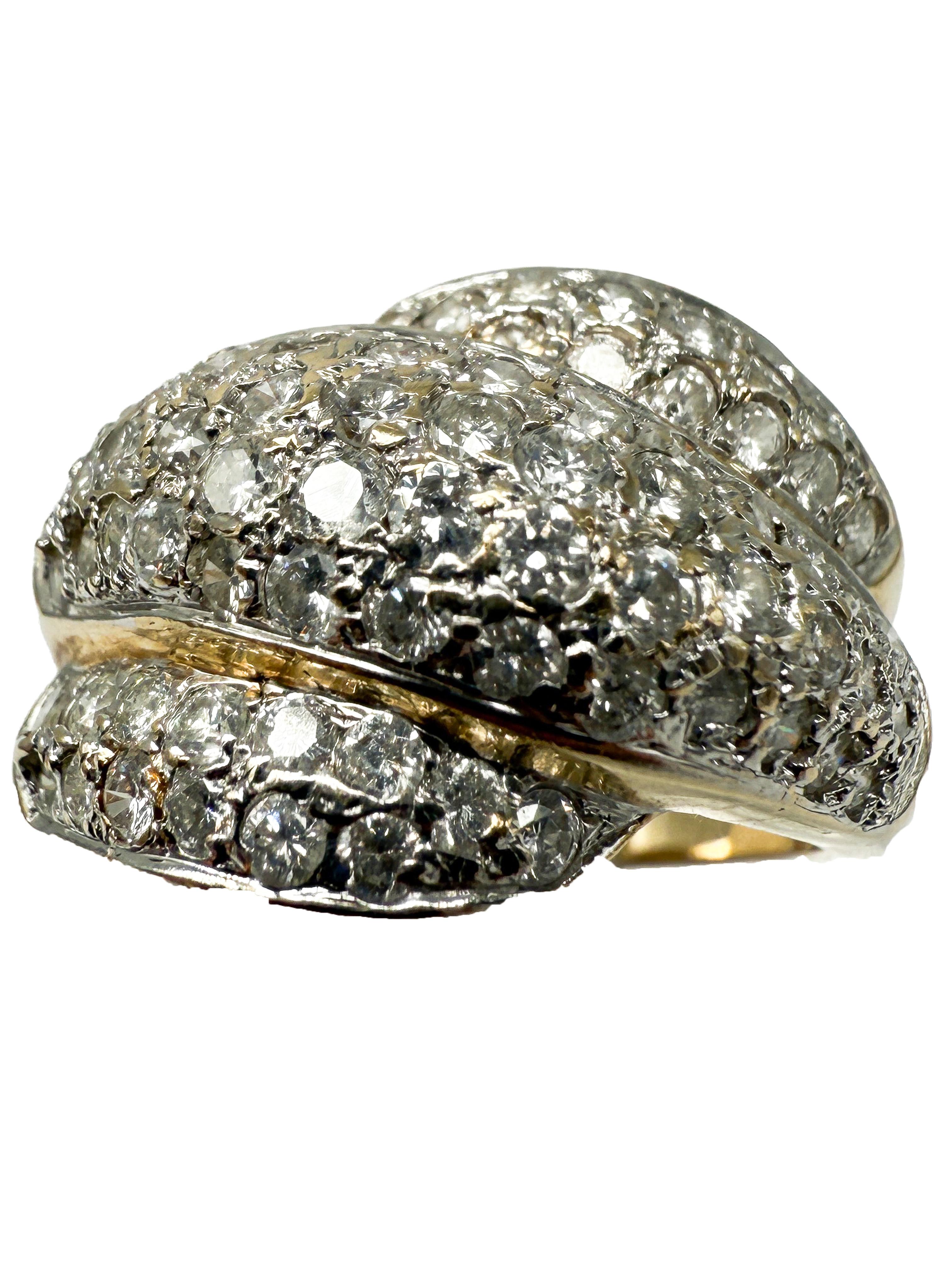 Brilliant Cut Ring in 14K Yellow Gold with Diamonds For Sale