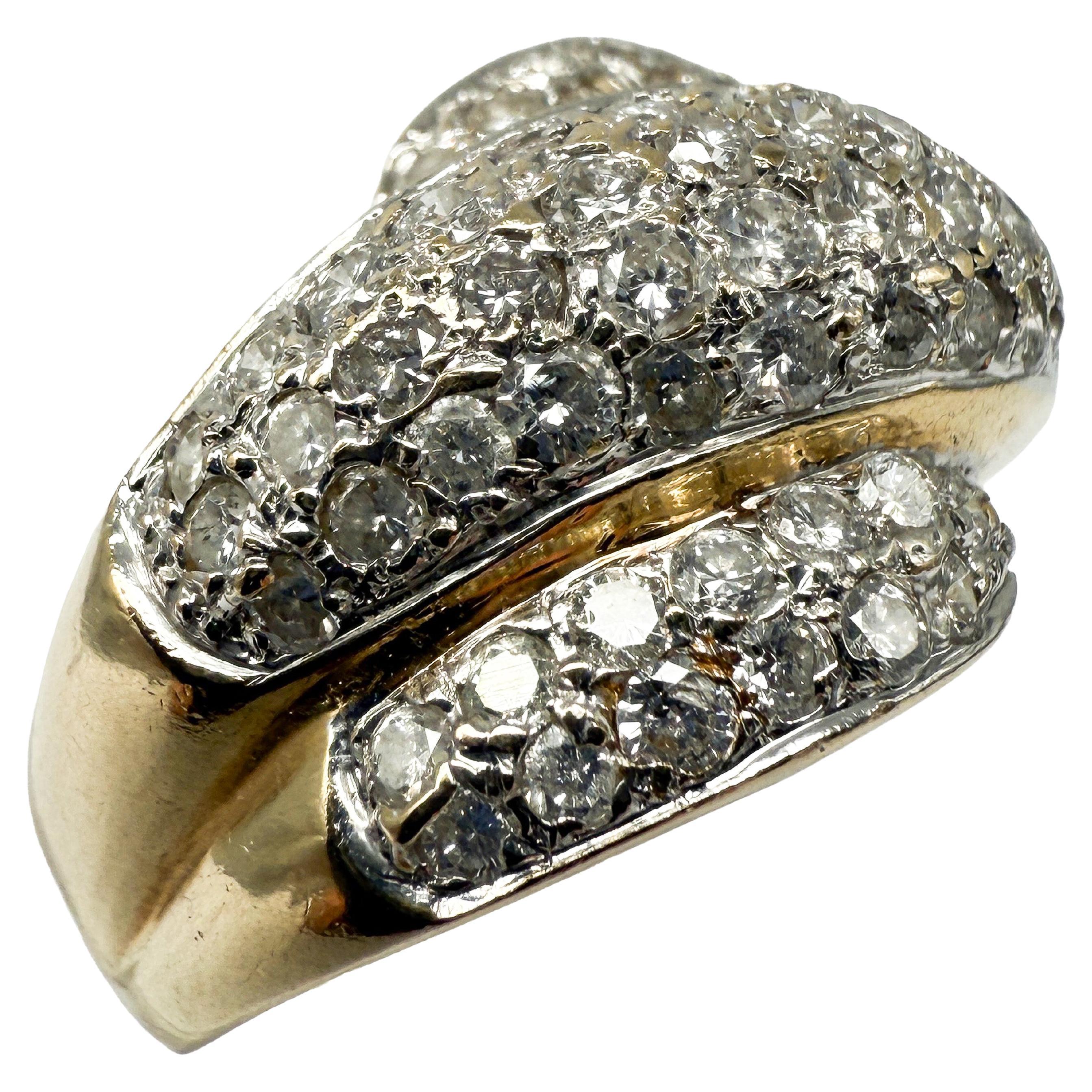 Ring in 14K Yellow Gold with Diamonds For Sale