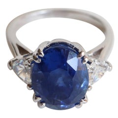 Ring in 18 Carat White Gold Ceylon Natural Sapphire Unheated and Diamonds