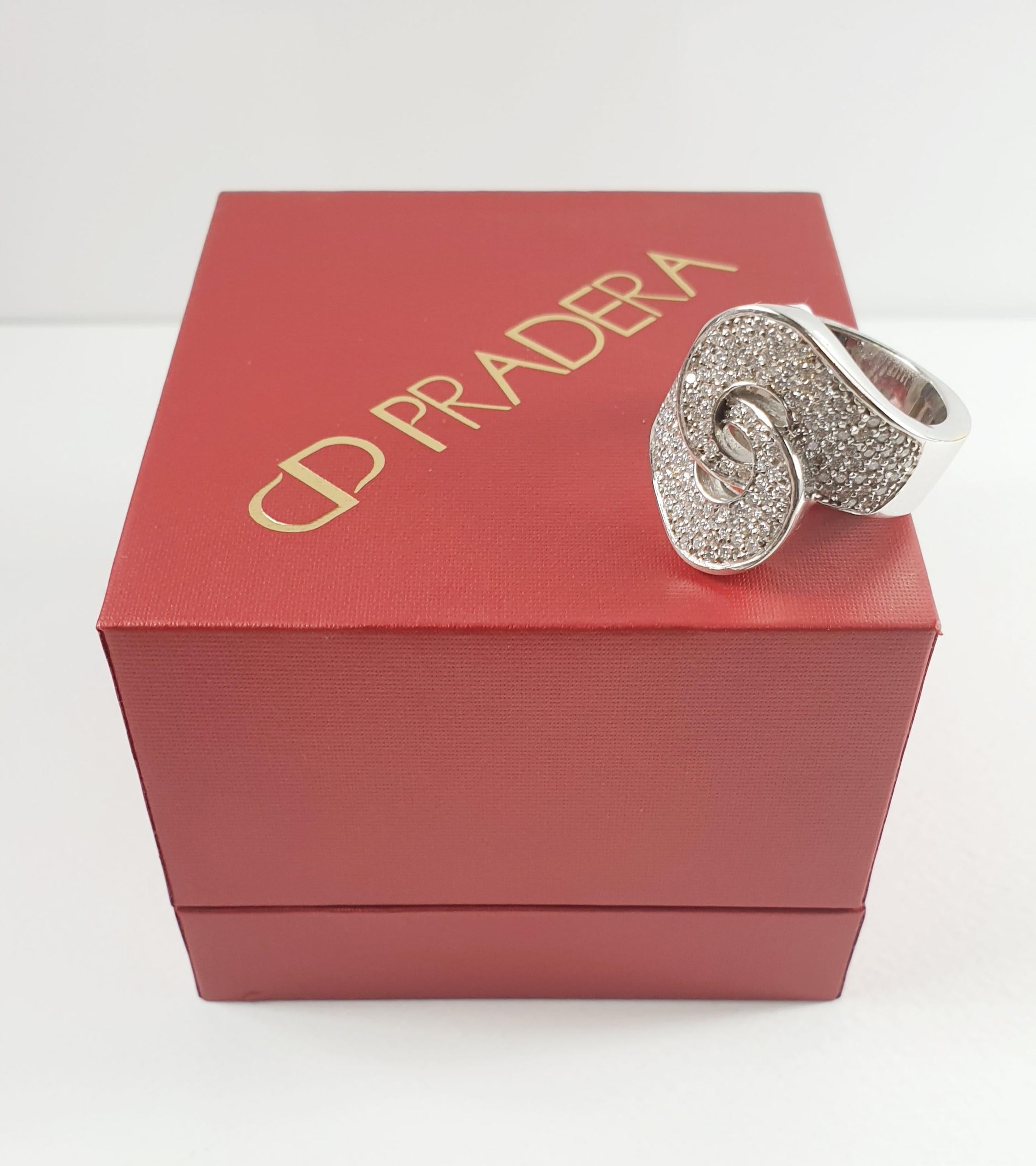 Ring in 18 Karat White Gold and Diamonds For Sale 1
