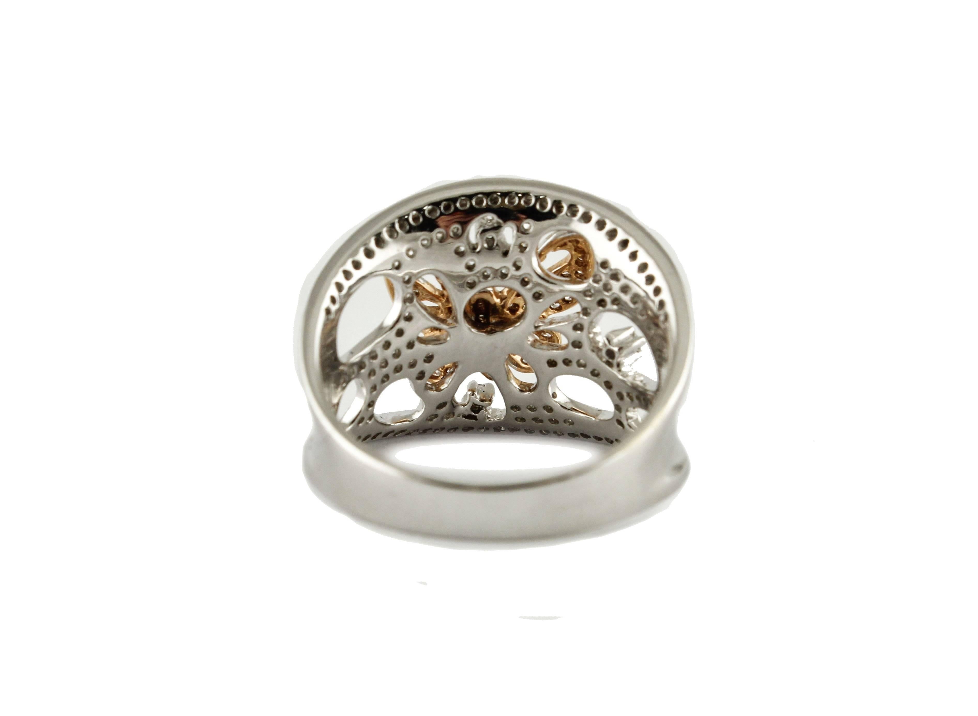 Moderno Anello con fiocco con diamanti in oro bianco e rosa 18 kt in vendita