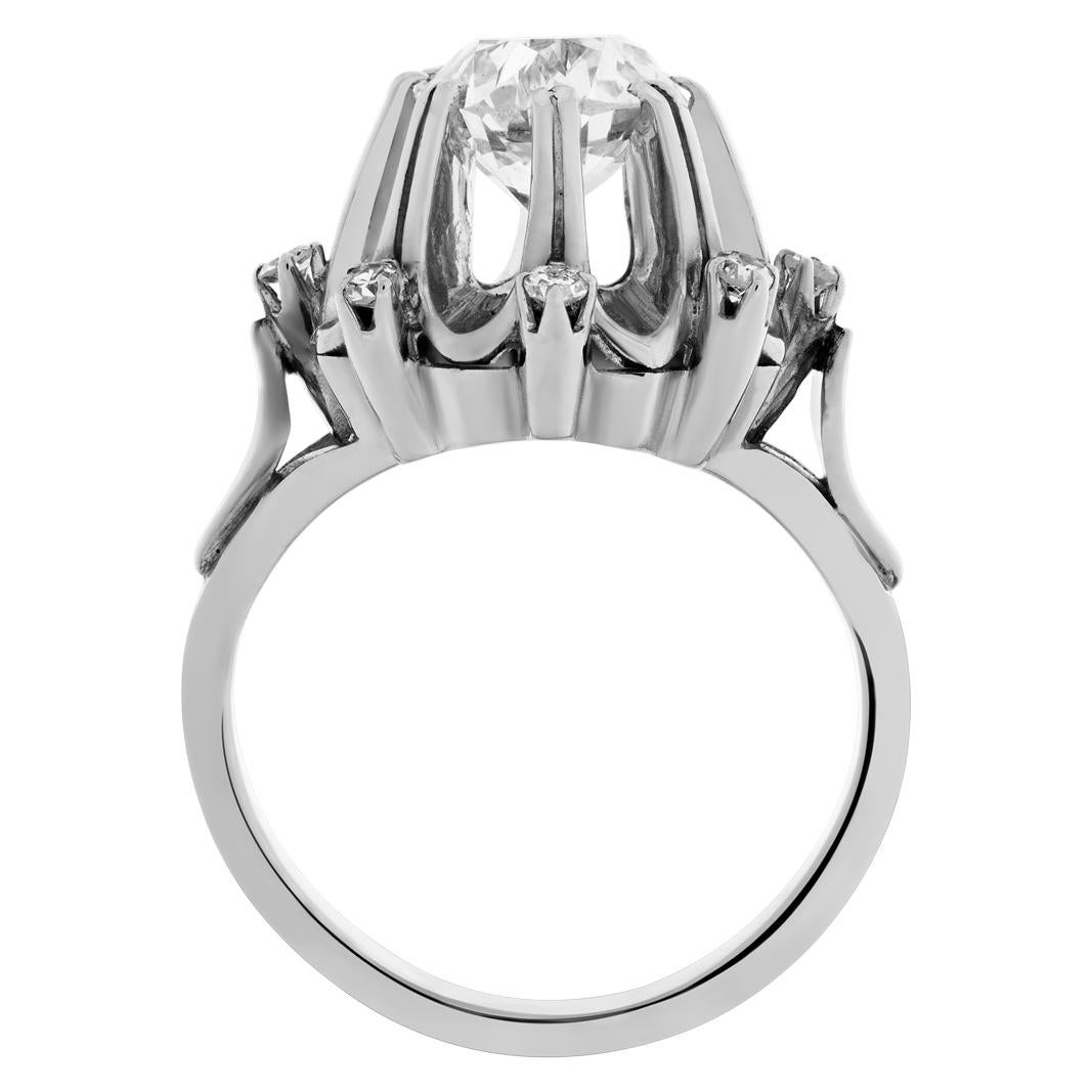 Women's Ring in 18k White Gold with 1.50 Carat Old Mine Cut Diamond with Diamond For Sale