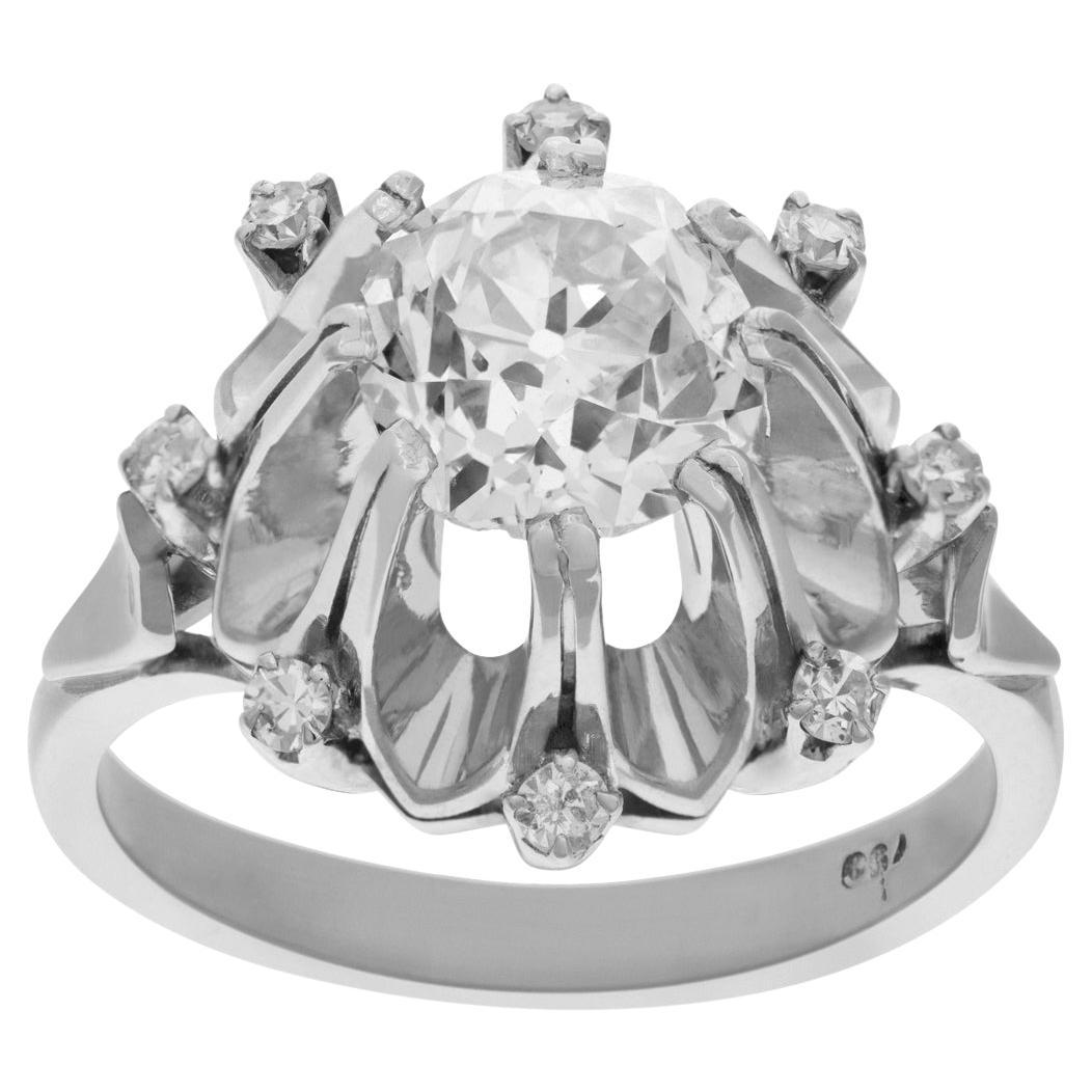 Ring aus 18 Karat Weißgold mit 1,50 Karat Diamant im Altminenschliff mit Diamant
