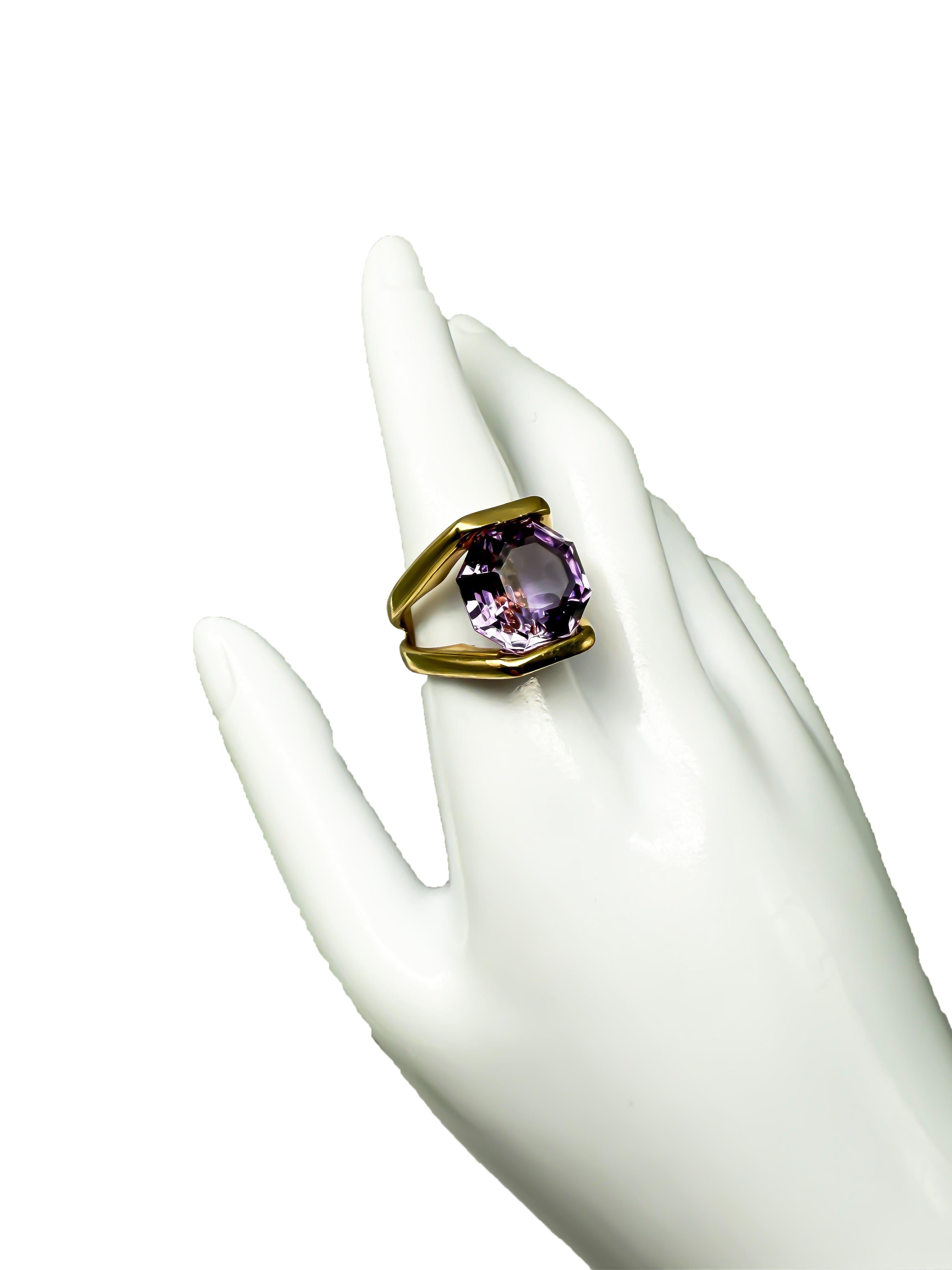 For Sale:  Ring in 18K Yellow Gold with Amethyst 6