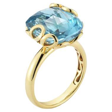 Ring in 18K Yellow Gold with Blue Topaz For Sale