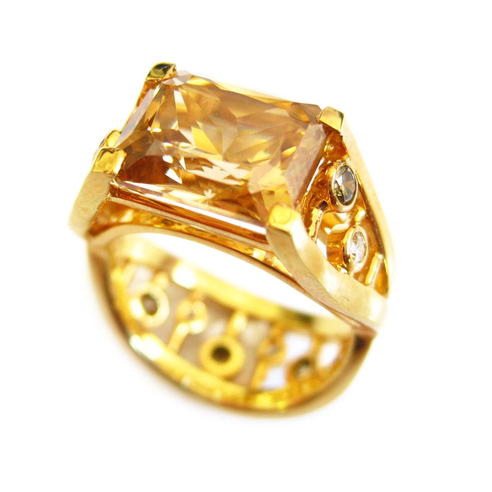 Ring aus 18 Karat Gelbgold mit grünen und weißen Diamanten und Zirkon (Baguetteschliff) im Angebot