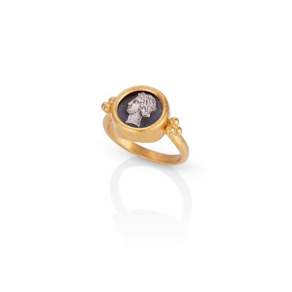 For Sale:  Ring in 22 Kt Yellow Gold and Oxidized Silver Ancient Coin with Goddess Dimitra 3