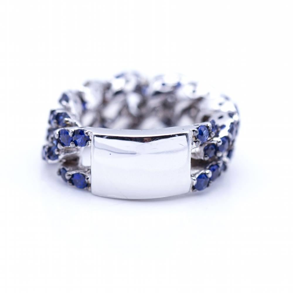Ring in Gold, Diamonds and Sapphires. In New Condition For Sale In Barcelona, CT