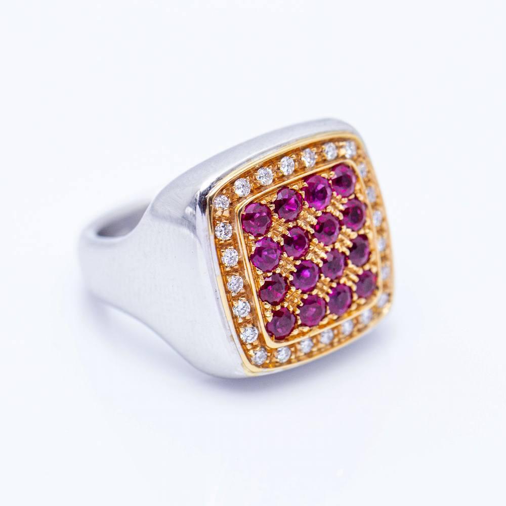 Ring in Gold with Diamonds and Rubies  In New Condition For Sale In BARCELONA, ES