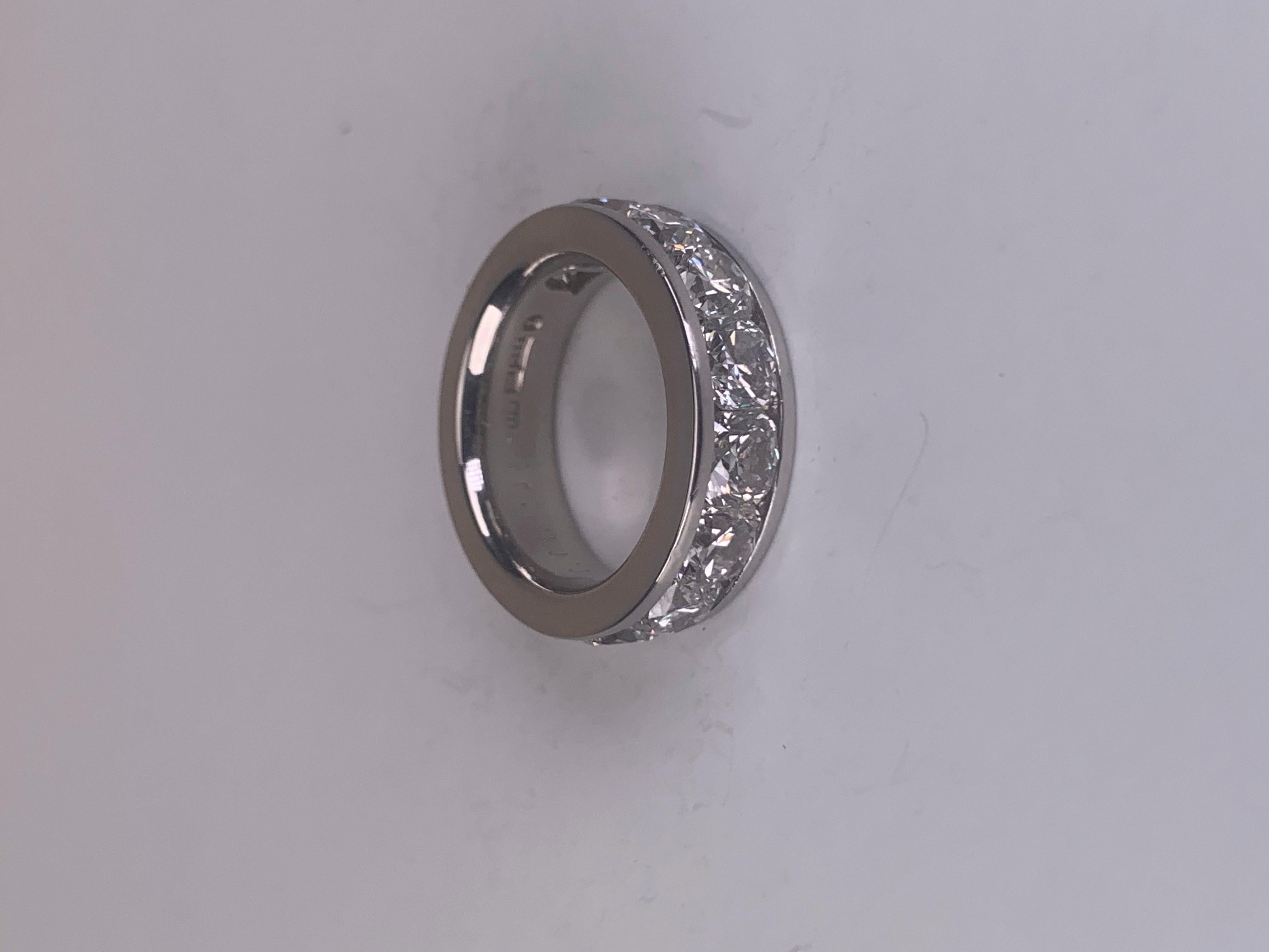 Ring in platinum and brilliants (6.30ct) (Brillantschliff) im Angebot