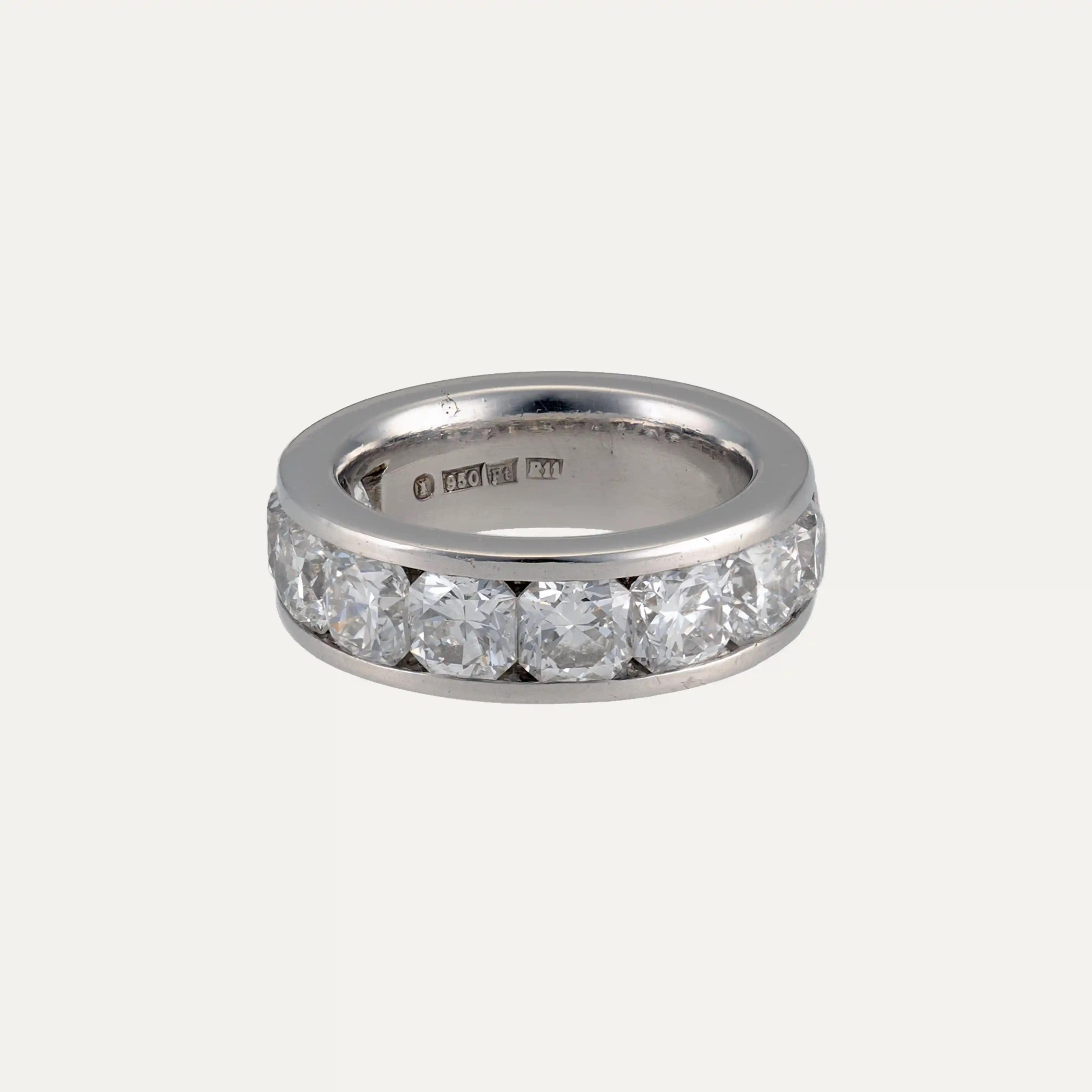 Ring in platinum and brilliants (6.30ct) für Damen oder Herren im Angebot