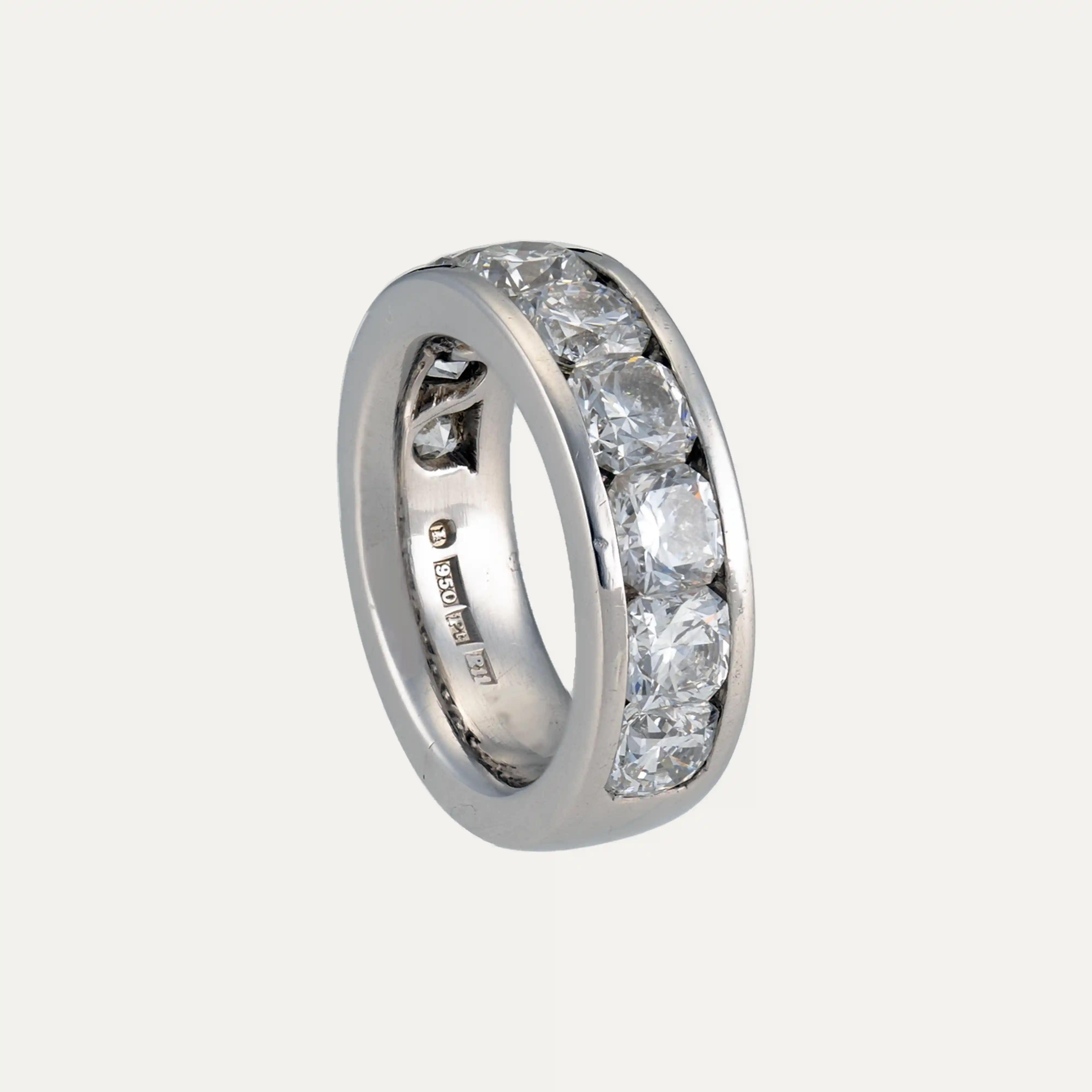 Ring in platinum and brilliants (6.30ct) im Angebot 1