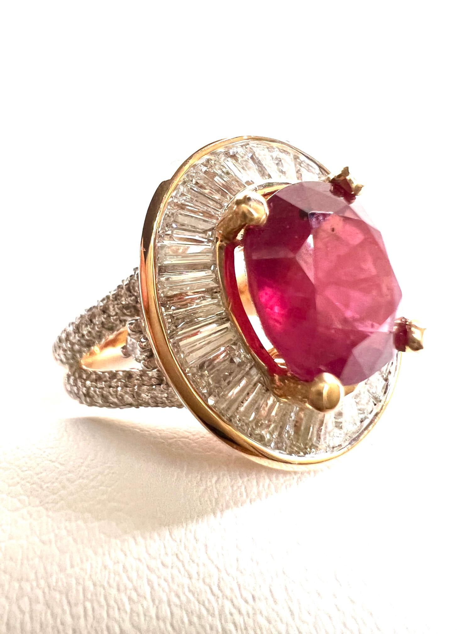 Contemporary Ring in Red Gold with 1 Ruby and Diamonds. For Sale