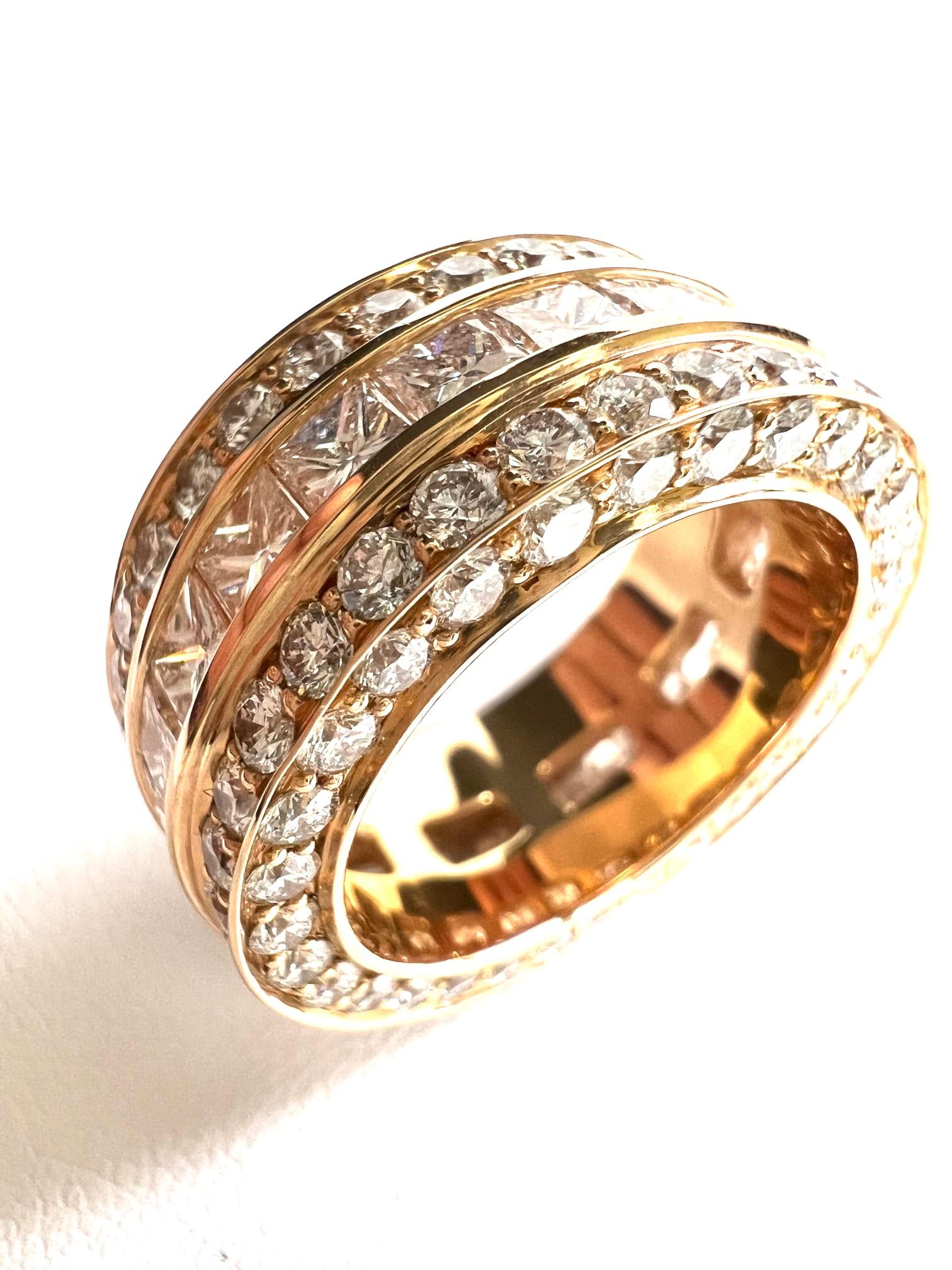 Contemporary Ring in Red Gold with Diamonds For Sale
