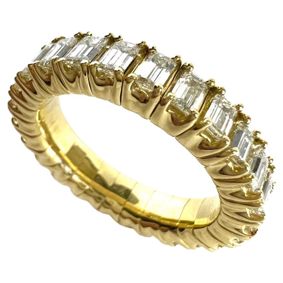 Ring in Red Gold with Diamonds