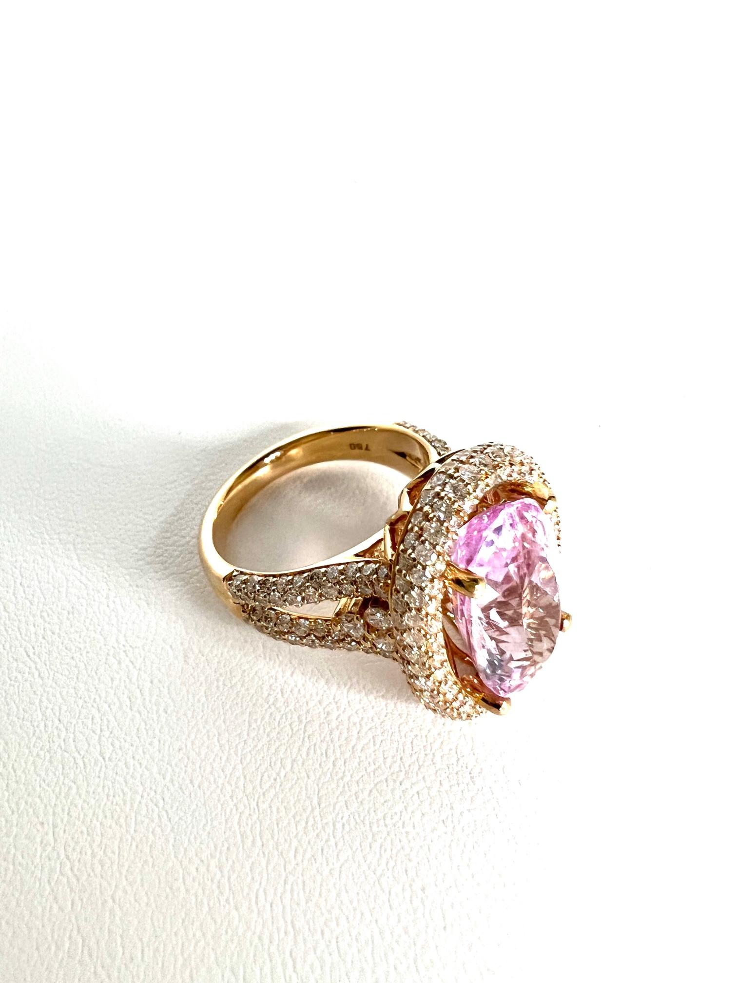 Contemporary Ring in Red Gold with Kunzite and Diamonds For Sale