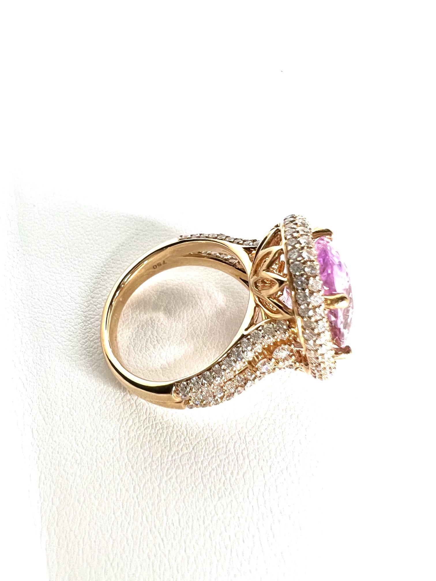 Ring in Red Gold with Kunzite and Diamonds In New Condition For Sale In Idar-Oberstein, DE