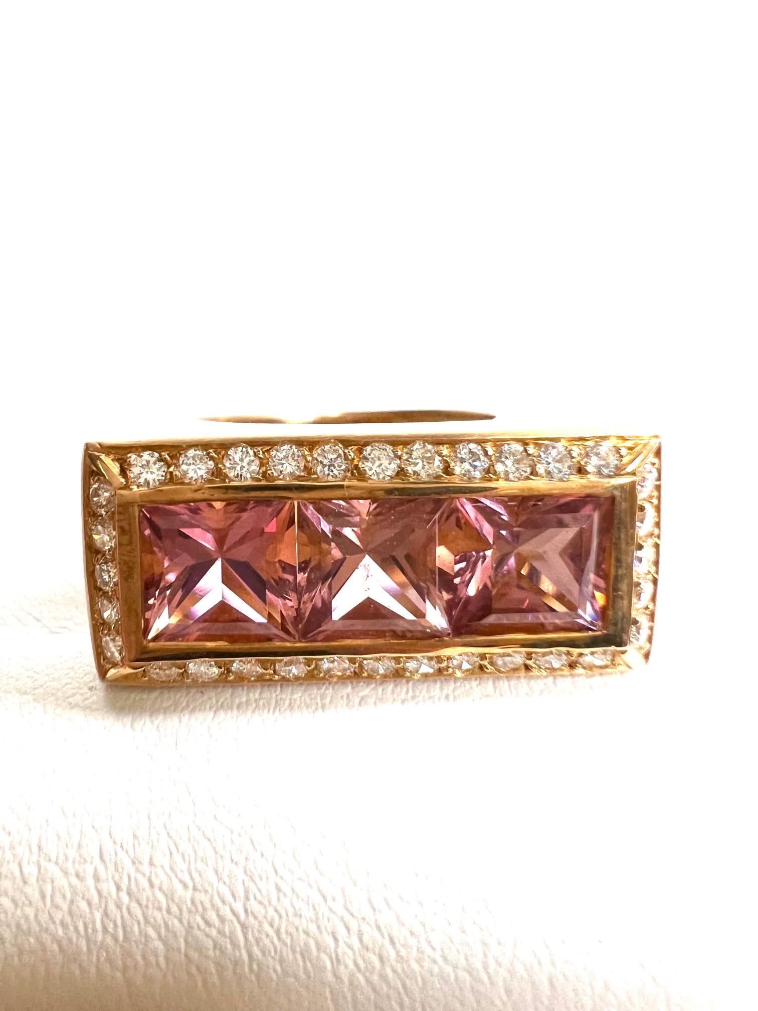 Princess Cut Ring in Red Gold with pink Tourmaline For Sale