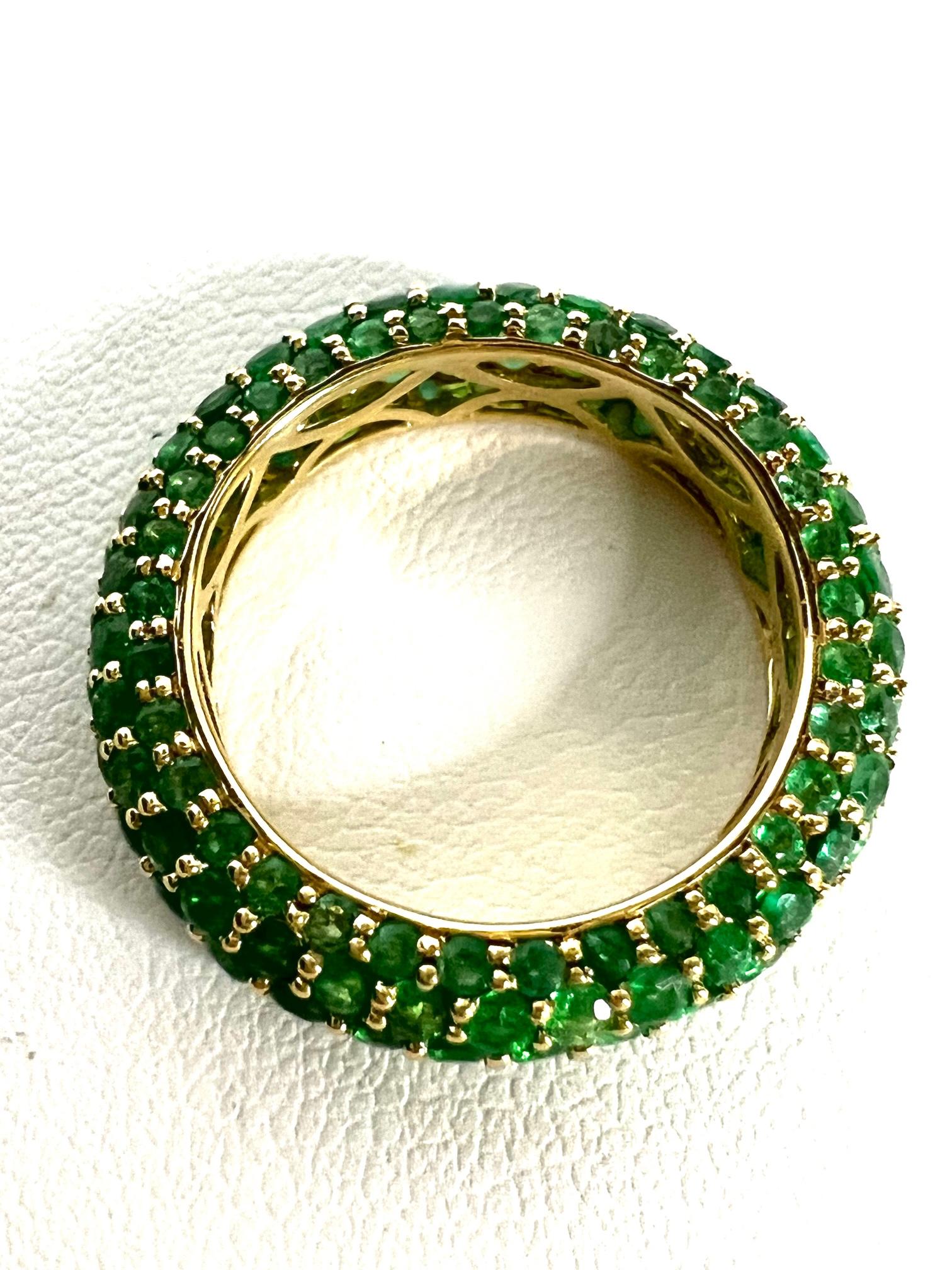 Ring in Rose Gold with Emeralds In New Condition For Sale In Idar-Oberstein, DE