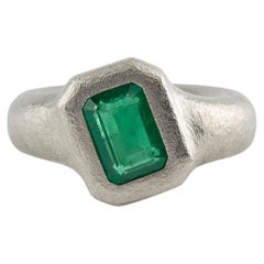 Ring in Solid Platinum with Emerald