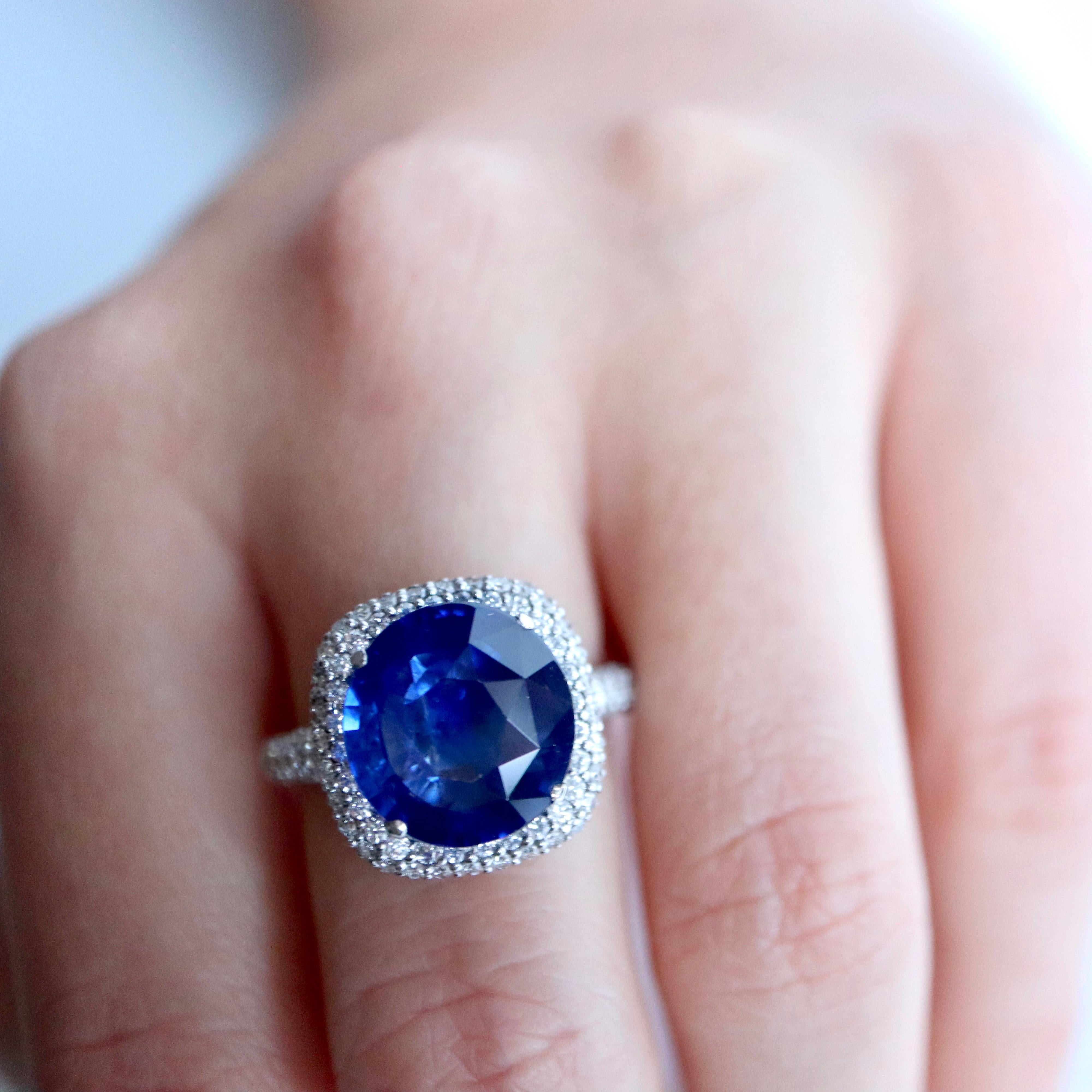 Ring in White Gold 18 Karat and Ceylon Sapphire 4.86 Carat For Sale 6