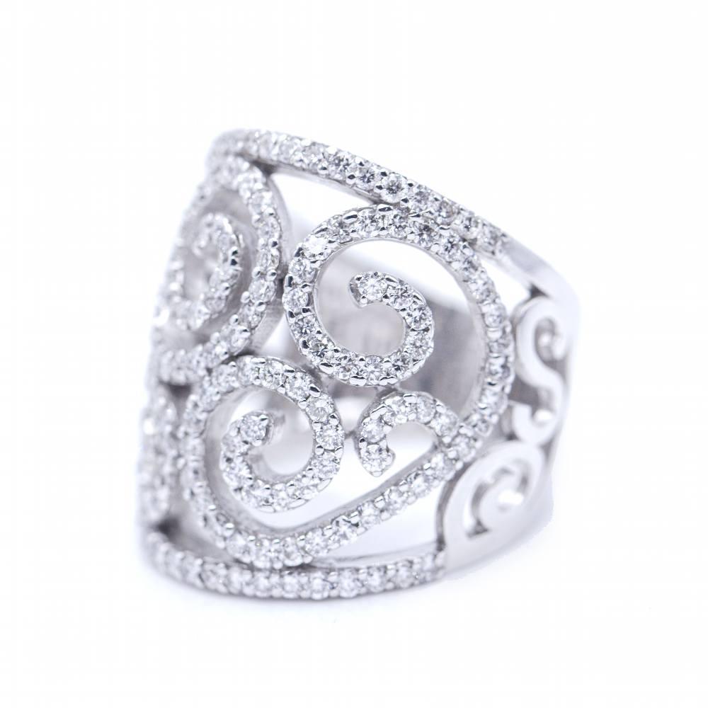 Women's Ring in White Gold and Diamonds For Sale