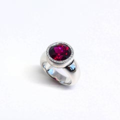 Ring in White Gold with 1 Rubelite and Diamonds