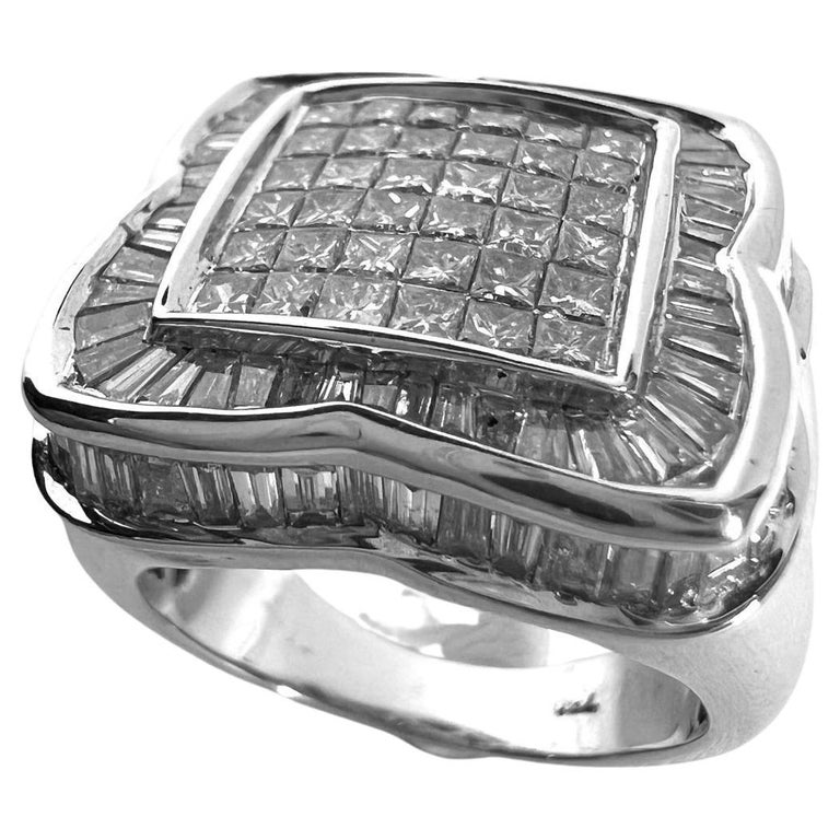 Ring in White Gold with Diamonds For Sale at 1stDibs