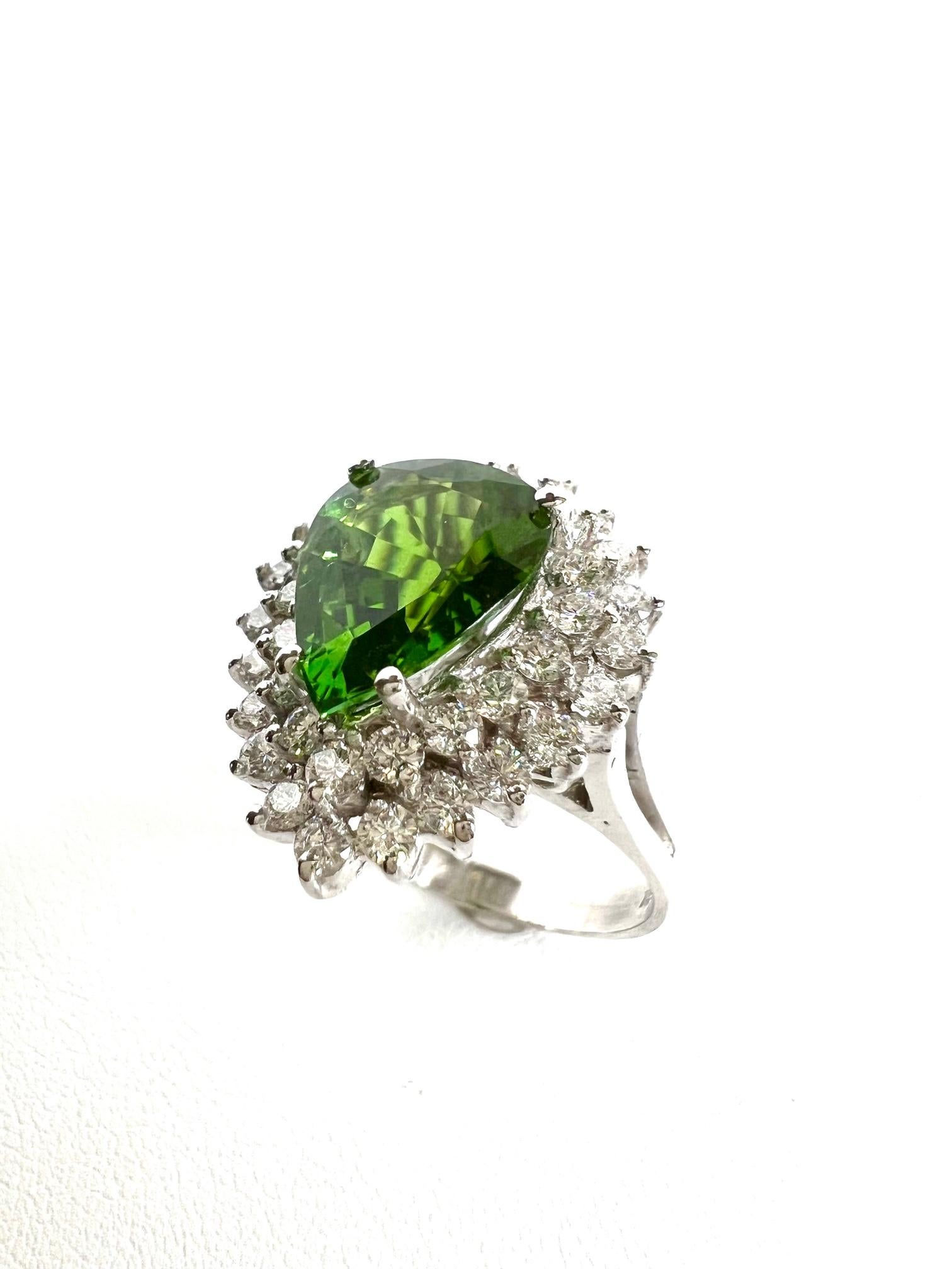 Contemporary Ring in White Gold with Paraiba Tourmaline and Diamonds