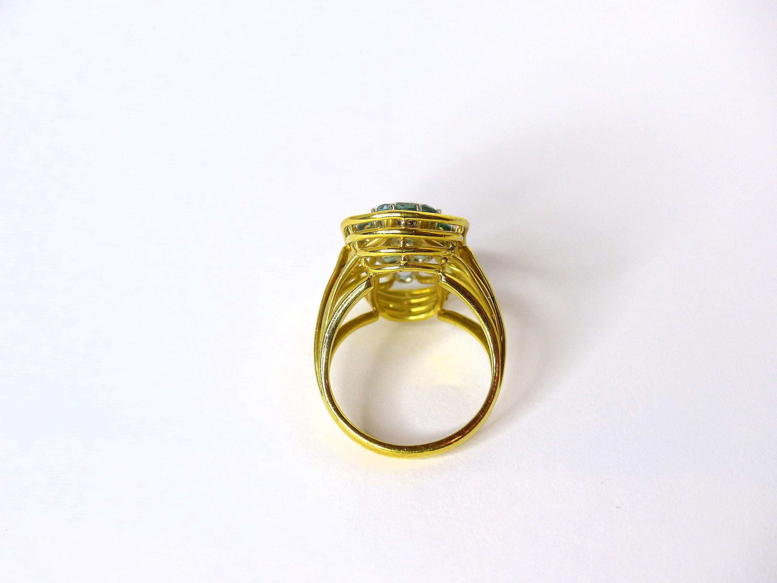 Ring aus Gelbgold mit grünen Turmalinen (Rundschliff) im Angebot