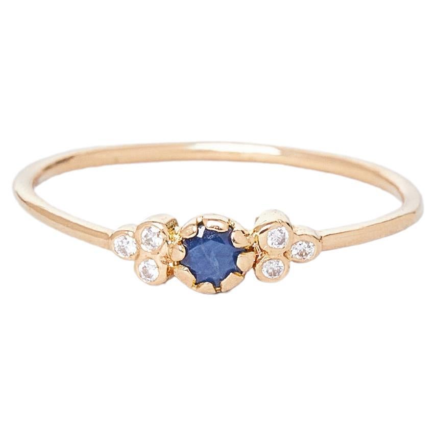 Ring Kamala in 18k gold with sapphire and diamonds