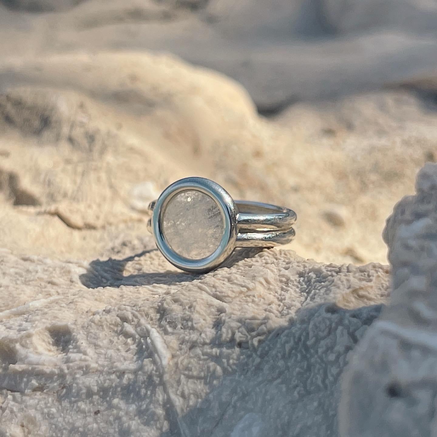 Contemporain Ring Kana with mountain crystal silver size 7.25 en vente